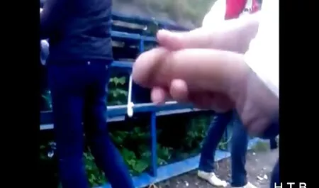 Lena en un corsé sentado en la lengua de una lesbiana con casting español anal botas altas