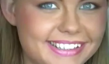 La chica chupó el falo al hermano de su mejor amiga analespañola