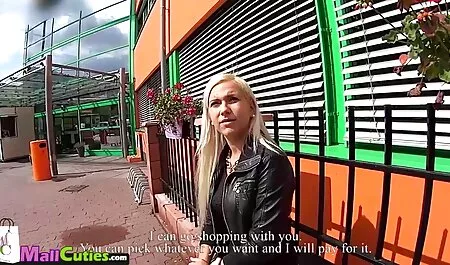 Migas joven desnudo lucha en el xxx españolas anal ring