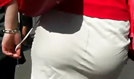 Chica de 18 años compra un consolador nuevo para sí mismo anal amateur español