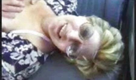 Pelirroja obtiene juguete de una máquina de sexo anal gratis español sexo en su boca