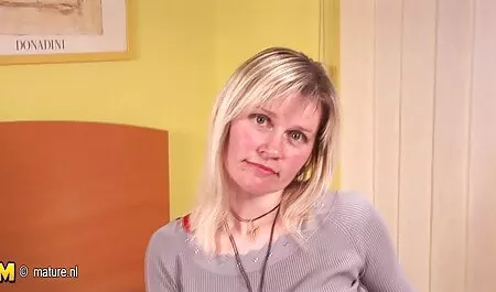 Hombre encontrado chica masturbándose anal casero español caliente en baño