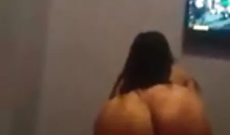 La rubia aceitado sus videos xxx anales en español tetas y se frota