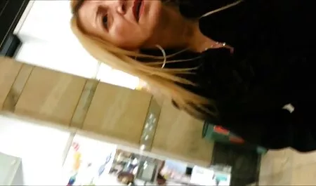 Dos hermosas lesbianas con grandes tetas se llevan el uno al otro al casting anal español orgasmo en la cocina