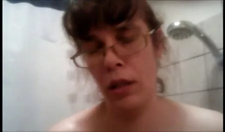 El hombre despertó en las niñas y lo anal gratis en español chuparon