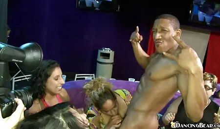 Esta nena es insaciable follando con videos de sexo anal con españolas un hombre negro
