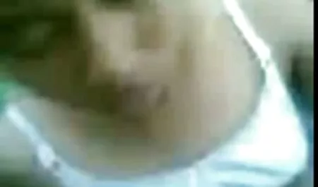Mujer asiática atada con cuerdas y acarició su coño anal español casero con vibrador eléctrico