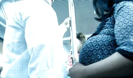 Follando el sexo anal con una morena a expensas de pagar las videos pornos anal en español deudas de su pareja