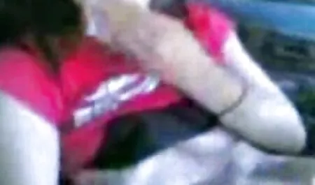 Un hombre que se folla a una mujer negra en forma de pornoanalespañol anfitriona en las damas