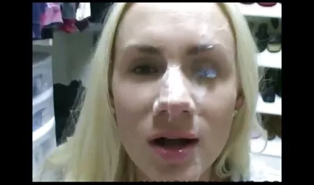 Slim Daria le da una mamada mejor anal español a un hombre y se entrega a él
