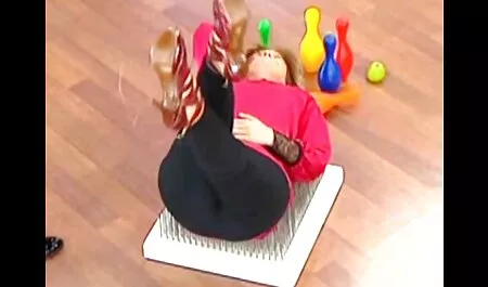Puta vestida de látex con un hermoso espectáculo de su figura anal subtitulado español