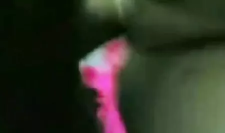 Masturbación viejo pornoanalespañol y joven mujer masturbándose