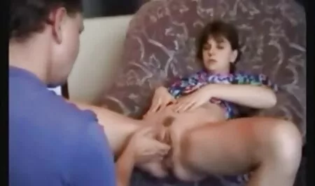 Hermosa chica se masturba en el tren y lo tomó en anal videos en español su boca