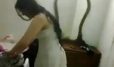Super nena Brenda folla con jóvenes postes de madera anal doloroso español